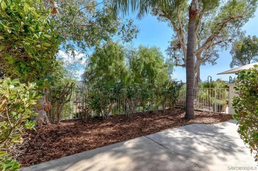 4849 Flying Cloud Way photo 4