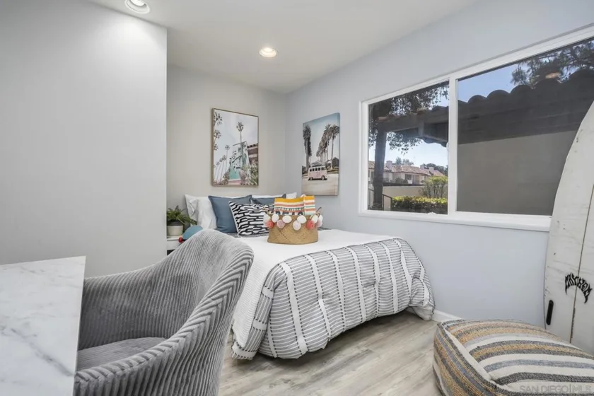 4242 Loma Riviera photo 36