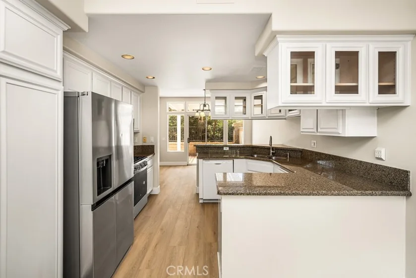 100 Stoney Pointe photo 13