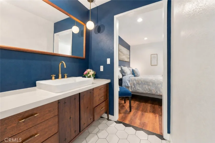 15207 Magnolia Boulevard #119 photo 25