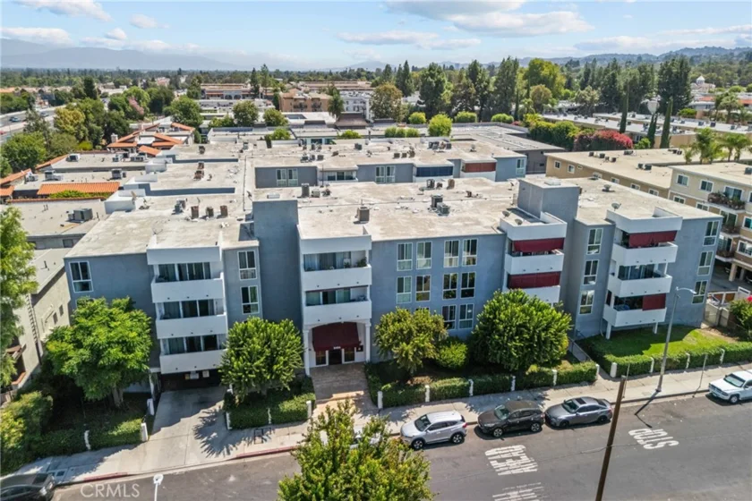 5454 Zelzah Avenue #309 photo 24