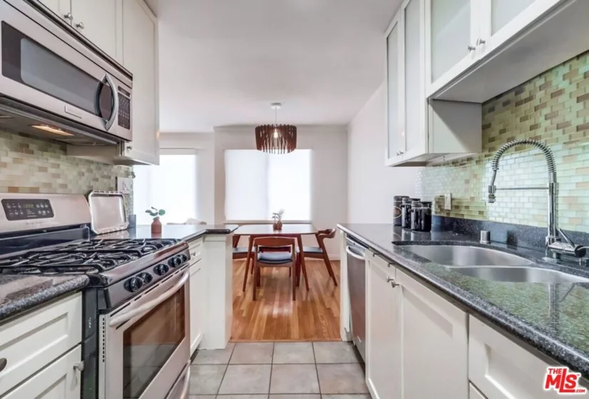 1275 Havenhurst Drive #4 photo 25