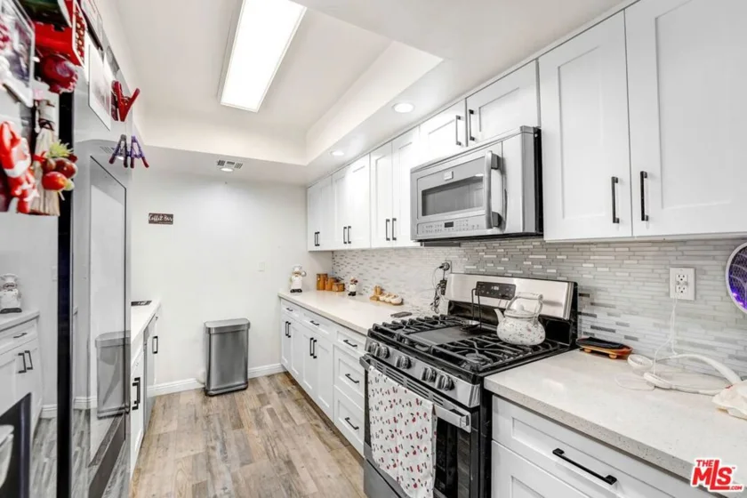 21333 Lassen Street #8B photo 15