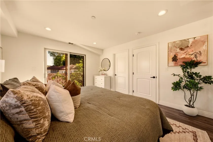 14702 Magnolia Boulevard #105 photo 21