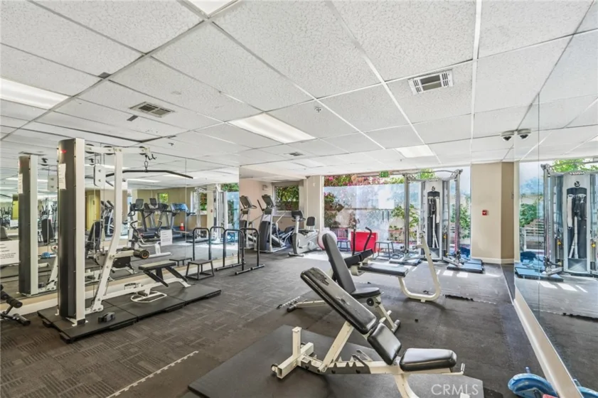 620 S Gramercy Place #211 photo 28