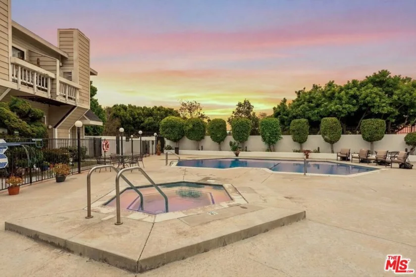 4658 Don Lorenzo Drive #G photo 22