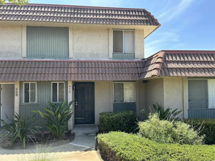 570 Beverly Place photo 1