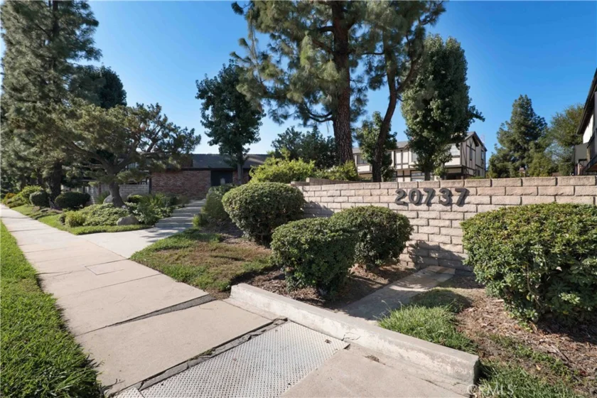 20737 Roscoe Boulevard #204 photo 27