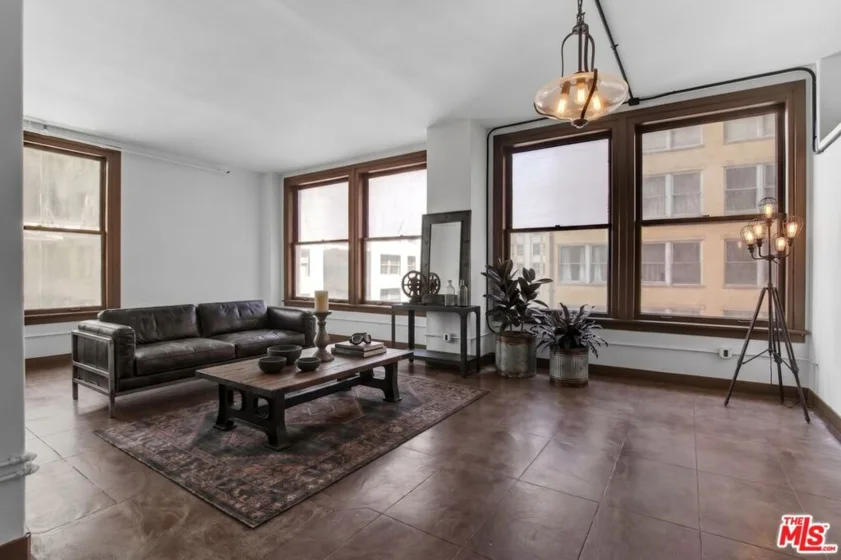 215 W 7th Street #602 photo 1