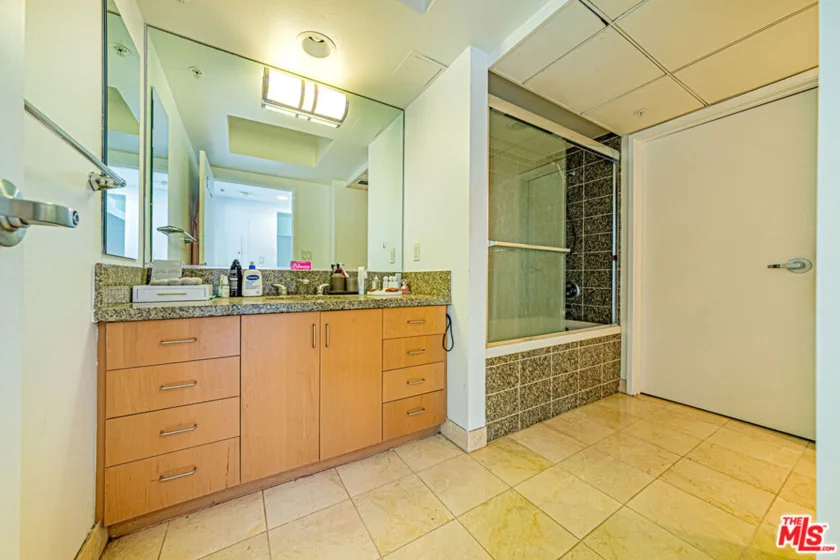 13700 Marina Pointe Drive #1018 photo 20