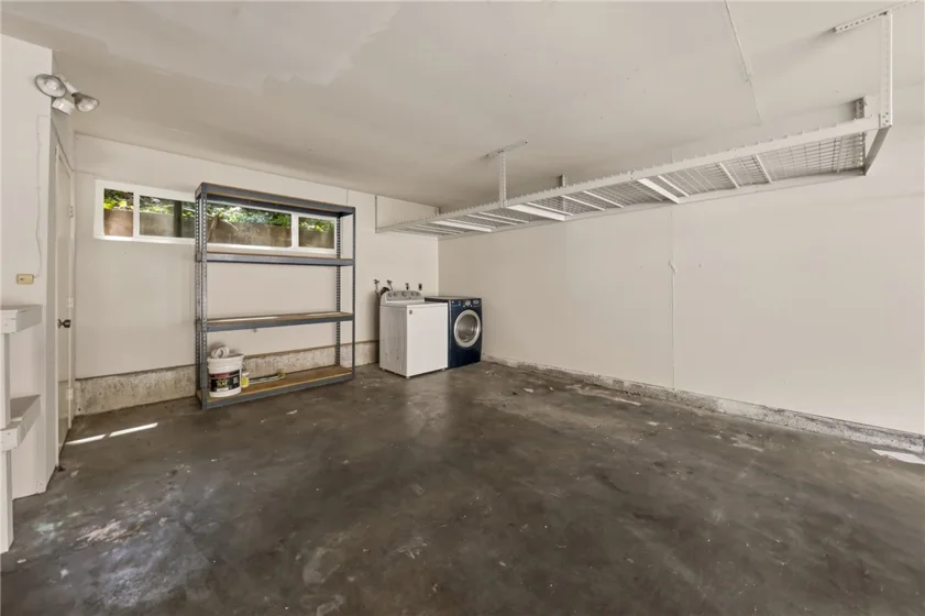 23821 Hillhurst #38 photo 17