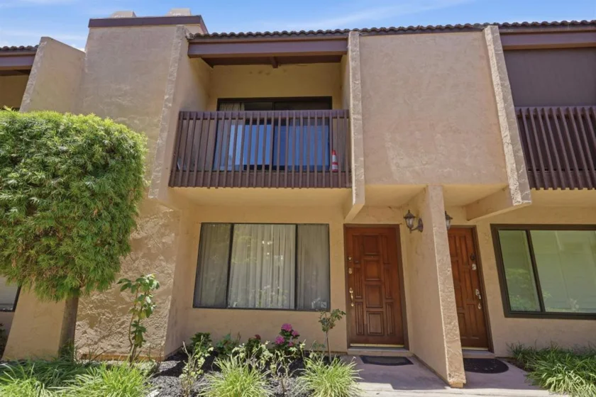 9463 Gold Coast #H5 photo 1