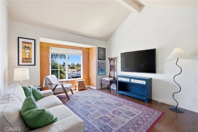 384 Redondo Avenue #401 photo 23