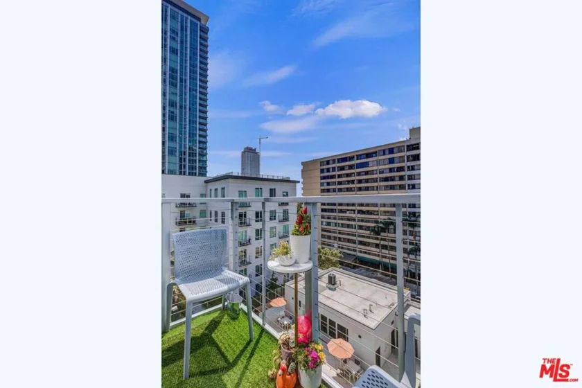 645 W 9th Street #740 photo 7