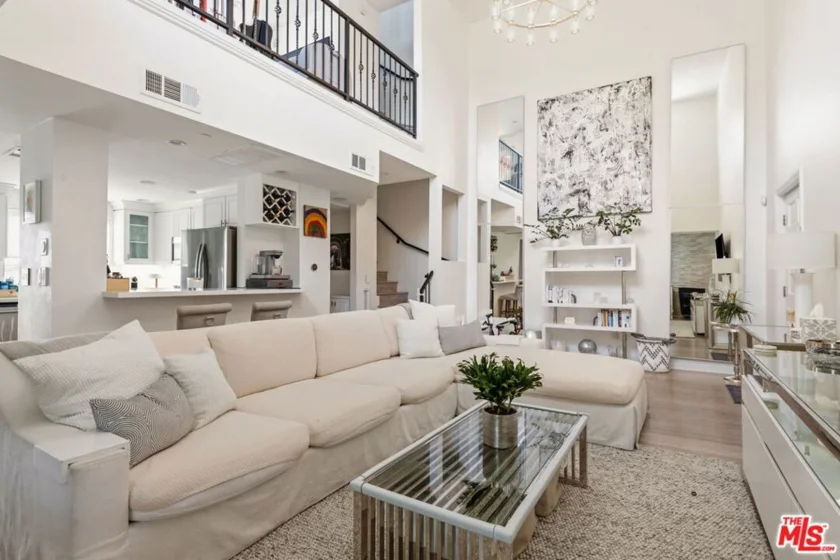 1010 N Curson Avenue #101 photo 36