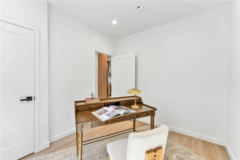 1604 N Kingsley photo 6