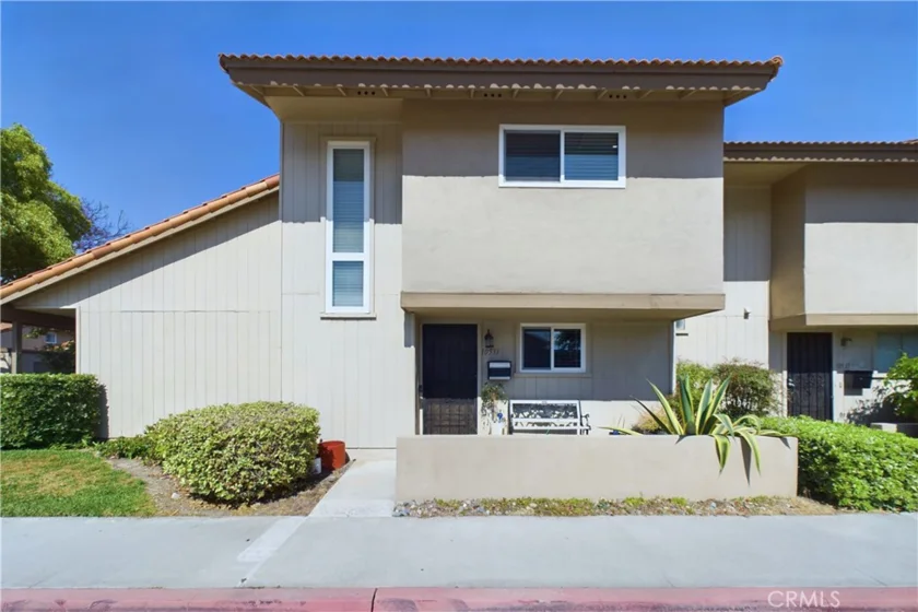 10531 Juniper Way photo 1