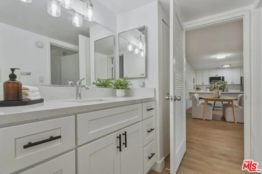 5403 Newcastle Avenue #19 photo 30