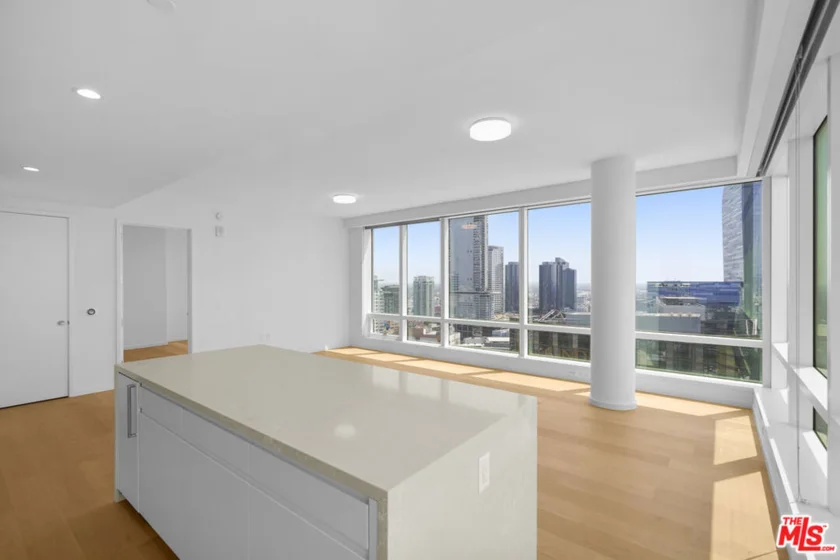 877 Francisco Street #2811 photo 46