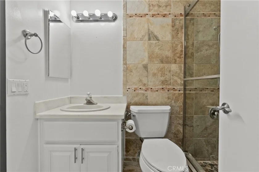 2901 S Sycamore #B photo 17