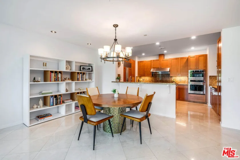 10727 Wilshire Boulevard #502 photo 14