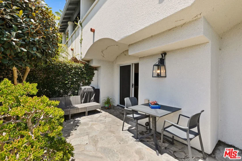 6435 Zumirez Drive #14 photo 18