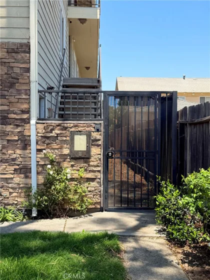 1637 E 5th Street #302 photo 22
