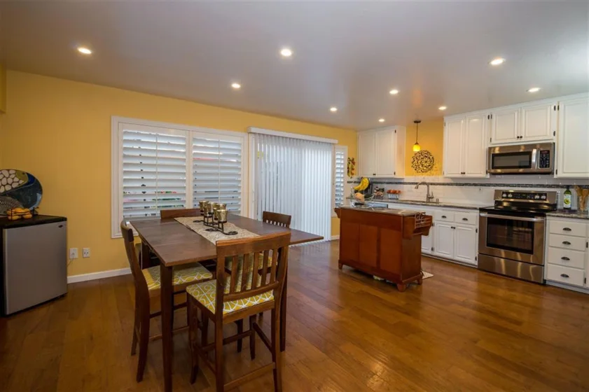 1078 Las Rosas Court photo 1