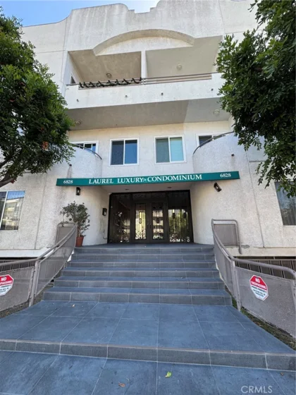 6828 Laurel Canyon Boulevard #211 photo 1