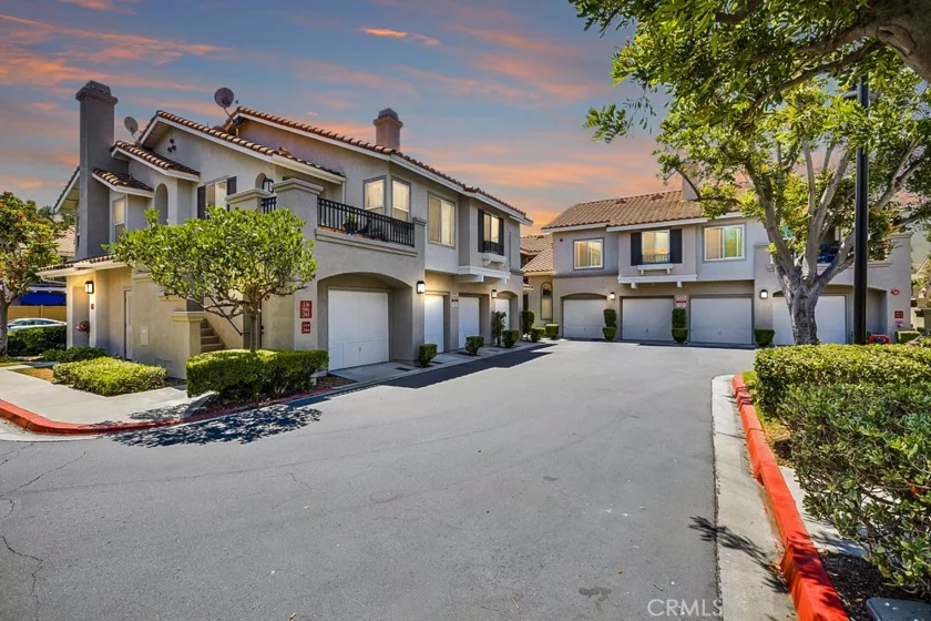 240 California Court photo 1