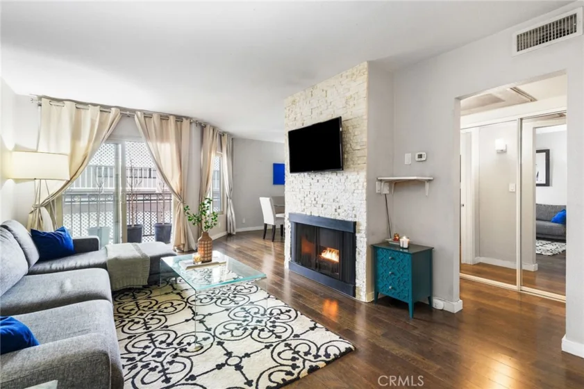 141 S Clark Drive #326 photo 2