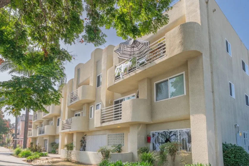 1055 Orizaba Avenue #15 photo 1