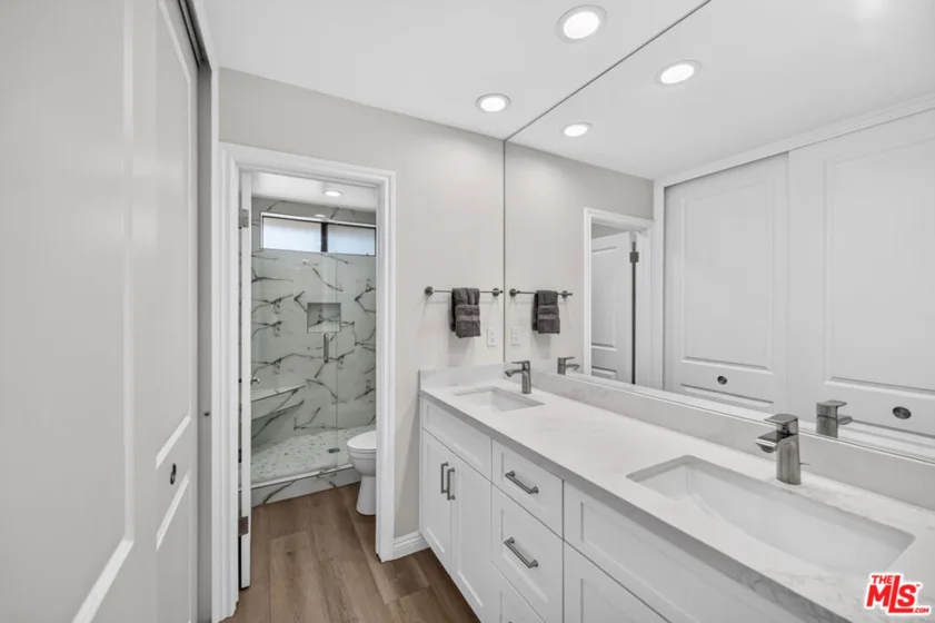 15173 Magnolia Boulevard #F photo 5