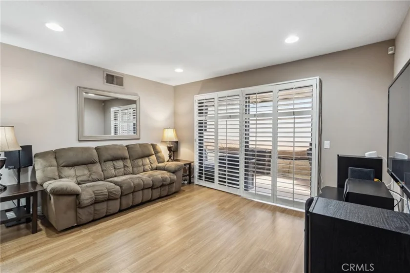 25204 Tanoak Lane photo 1
