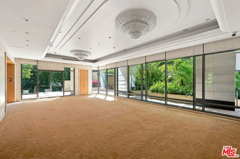 10800 Wilshire Boulevard #403 photo 4