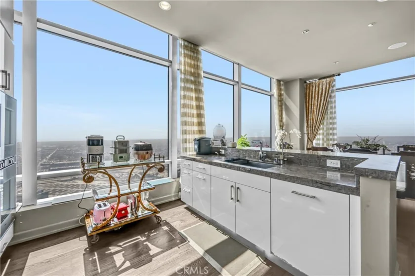 900 W Olympic Boulevard #50A photo 11