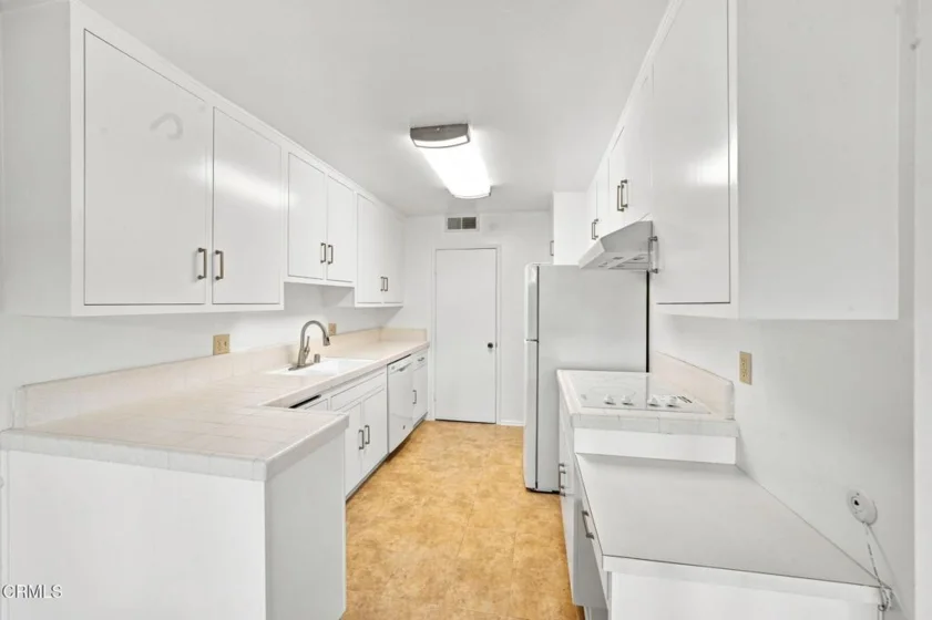 420 S Madison Avenue #204 photo 19