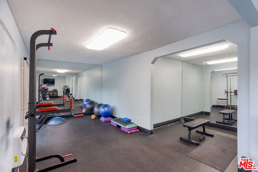 320 S Ardmore Avenue #136 photo 11