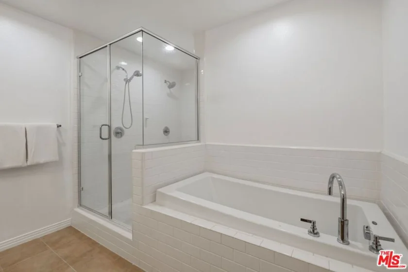 4050 Glencoe Avenue #315 photo 11