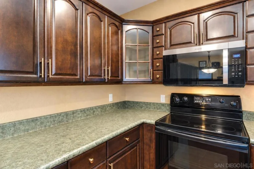 310 Sun Court photo 7