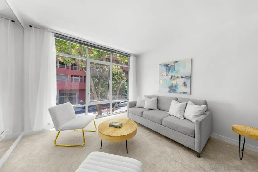 425 W Beech #327 photo 10