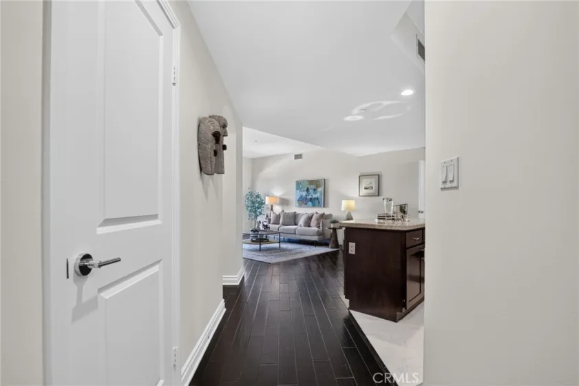 4424 Whitsett Avenue #303 photo 4