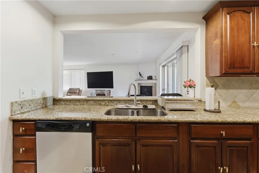 4733 Elmwood Avenue #203 photo 5