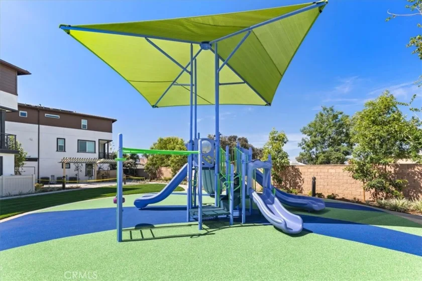9549 Hannah Way photo 12