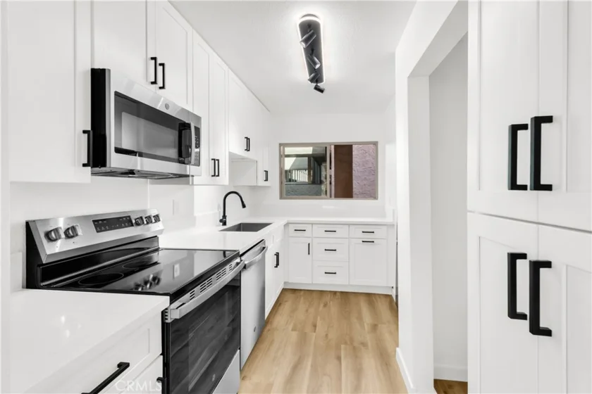 2514 Clairemont #107 photo 12