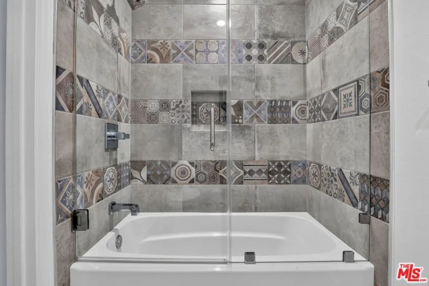 1509 Greenfield Avenue #207 photo 38