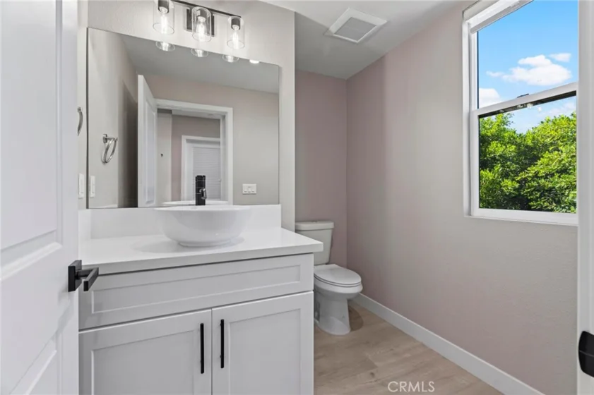 341 S Cypress Street photo 8