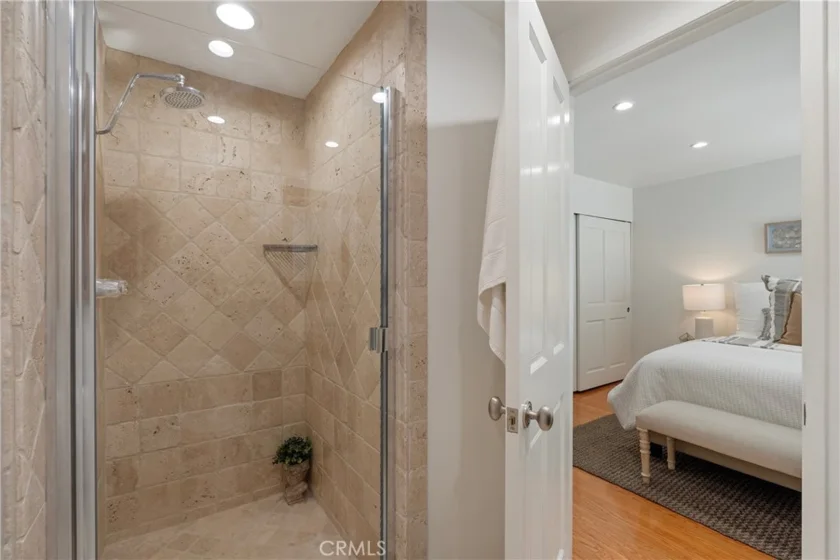 10933 Wellworth Avenue #10 photo 29