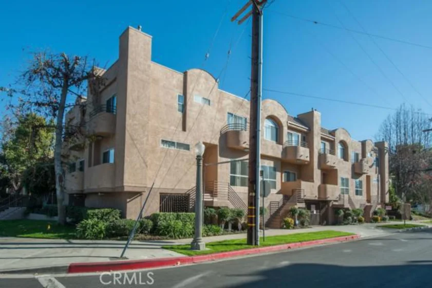 11524 Moorpark Street #6 photo 1