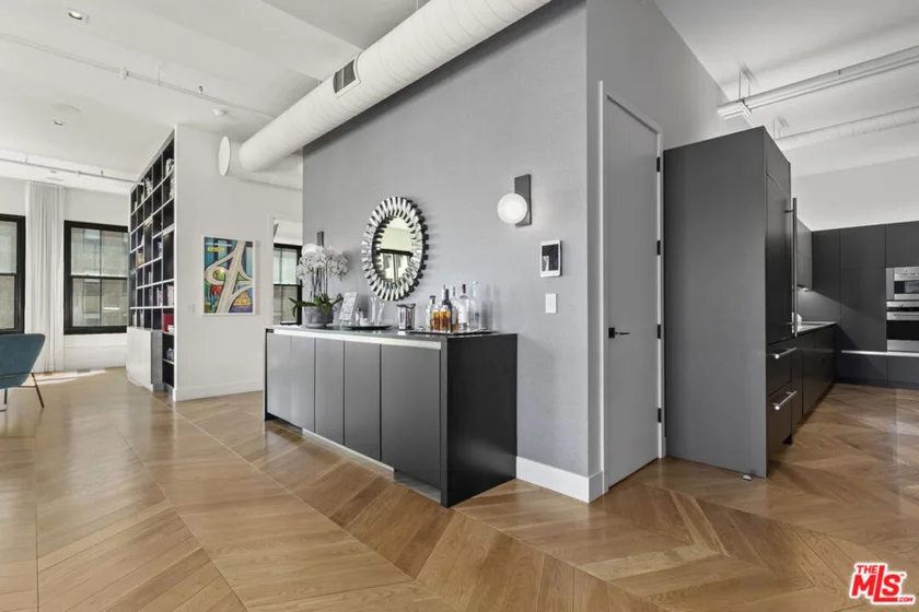 1645 N Vine Street #606 photo 4